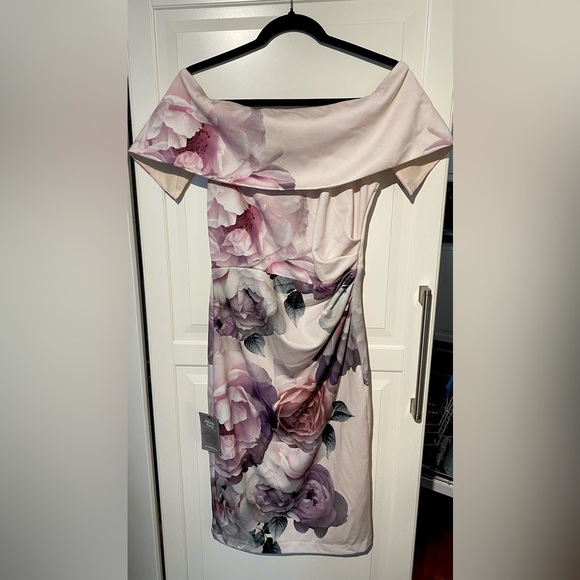 NWT Le Chateau Floral Dress in Blush Pink size  Small - Picture 1 of 3